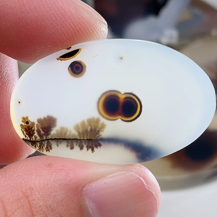 玛瑙/玉髓未镶嵌珠宝奇石流***绰