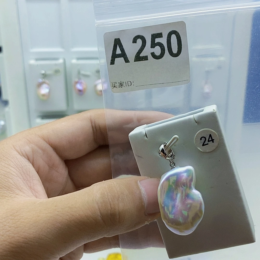 淡水珍珠合金颈饰