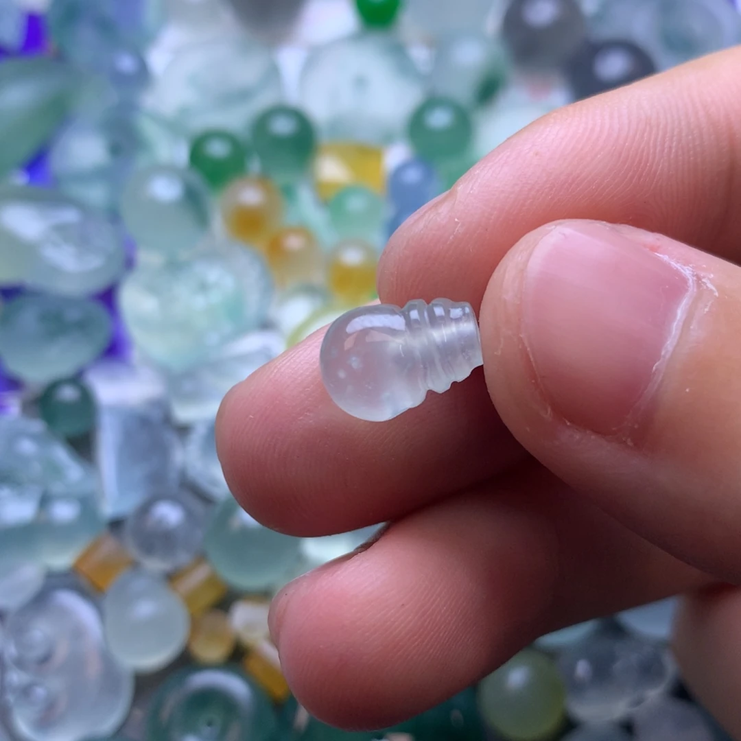 定制翡翠未镶嵌挂件