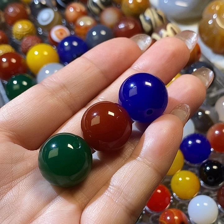 玛瑙/玉髓未镶嵌珠宝半成品18mm三个三色