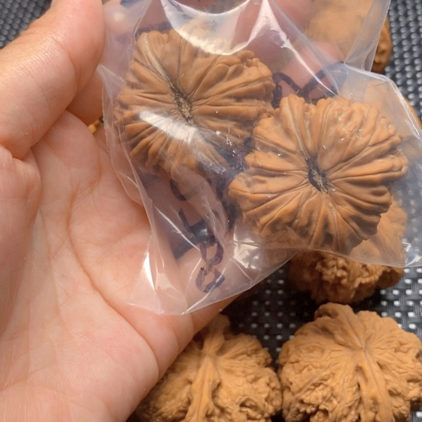 【闪购商品】文玩核桃吊坠x****0核桃