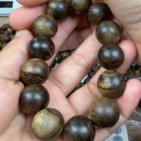 手串沉香云*越南芽庄白棋满虎纹瘤疤