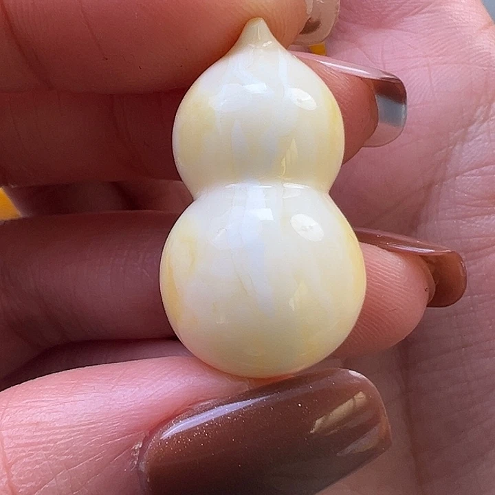 蜜蜡未镶嵌珠宝奇石