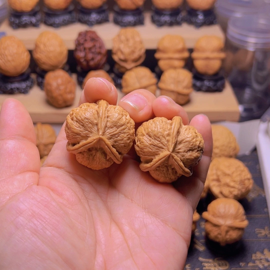 文玩核桃吊坠29w球三棱35尺