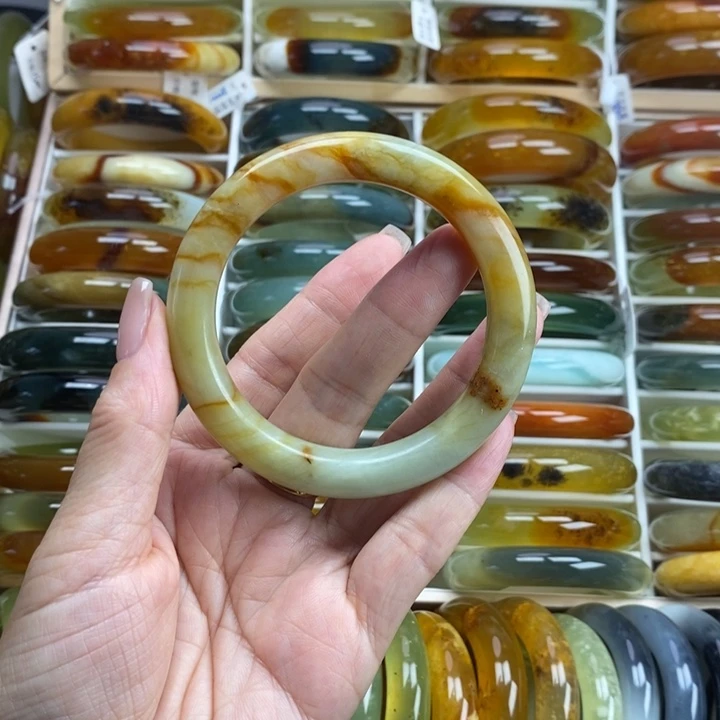 蛇纹石玉未镶嵌手镯56