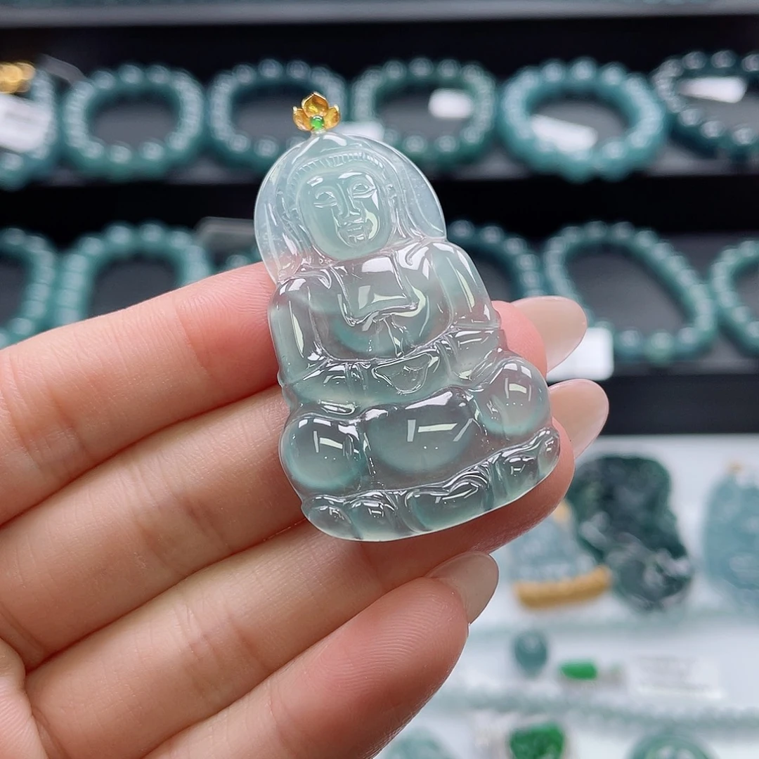 翡翠18K金镶嵌颈饰观音