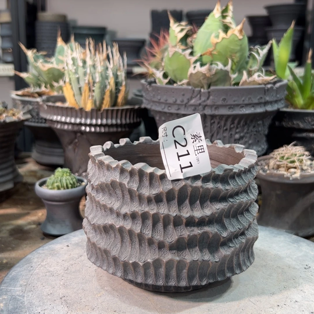 j景德镇素里手工内口11.5高10瑕疵