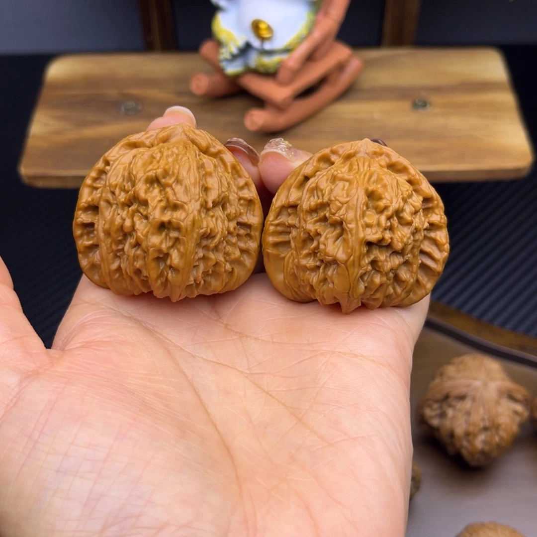 ****丶文玩核桃把件白狮子 43 打底微微修