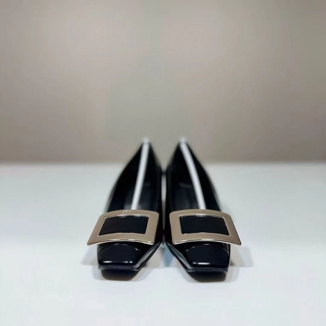 未使用 Roger Vivier/罗杰·维威耶 /六六/女款黑色漆皮鞋
