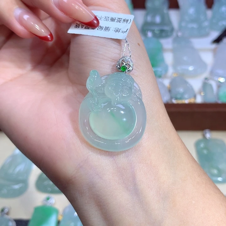 翡翠18K金镶嵌吊坠(不含链)