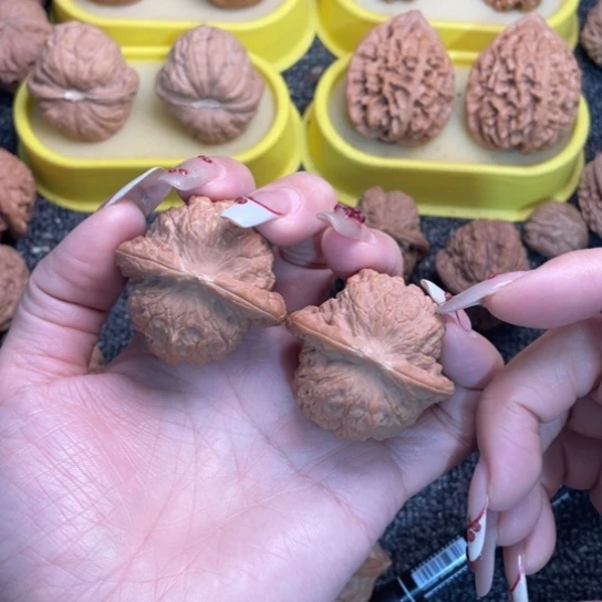吊坠文玩核桃血麒麟56