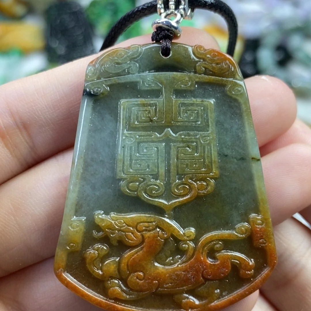 翡翠未镶嵌颈饰吊坠