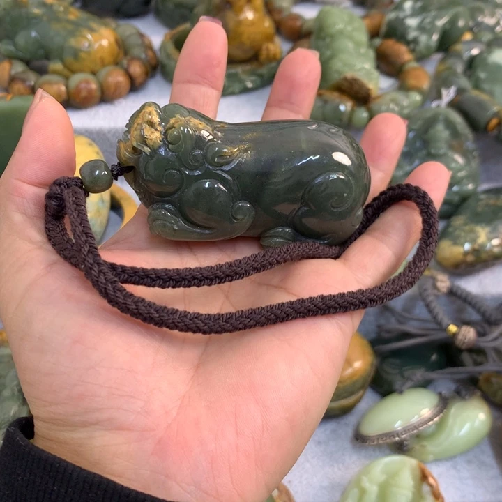 岫岩老玉（透闪石质玉）未镶嵌把件