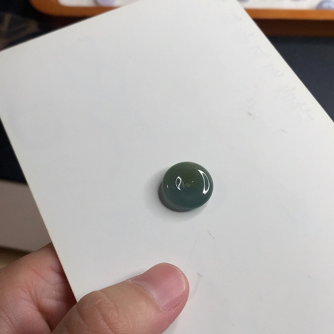 翡翠未镶嵌颈饰扣