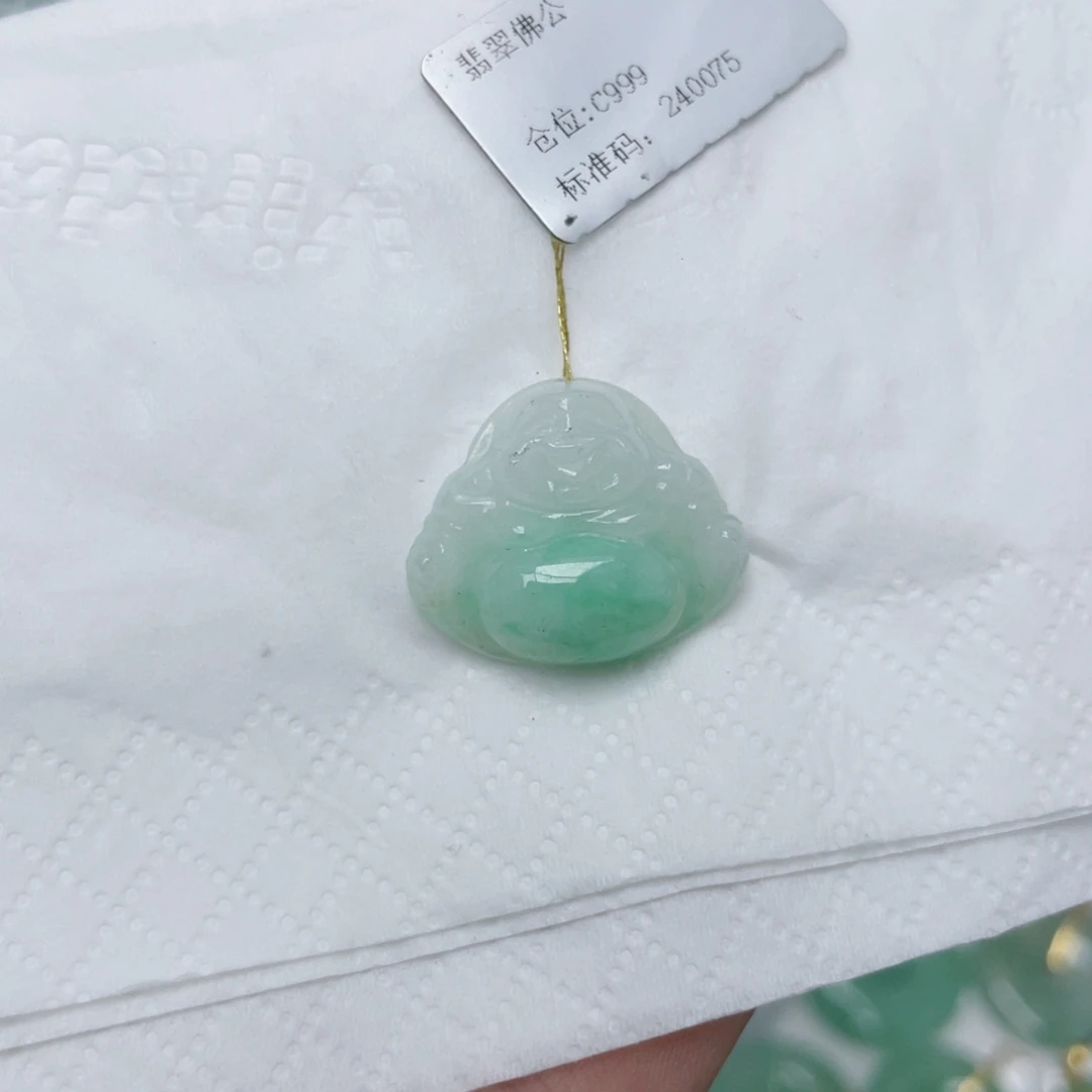 翡翠未镶嵌颈饰佛公
