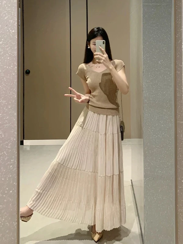 2025夏季针织温柔风垂感压褶长款宽松仙女套装裙（配腰带）