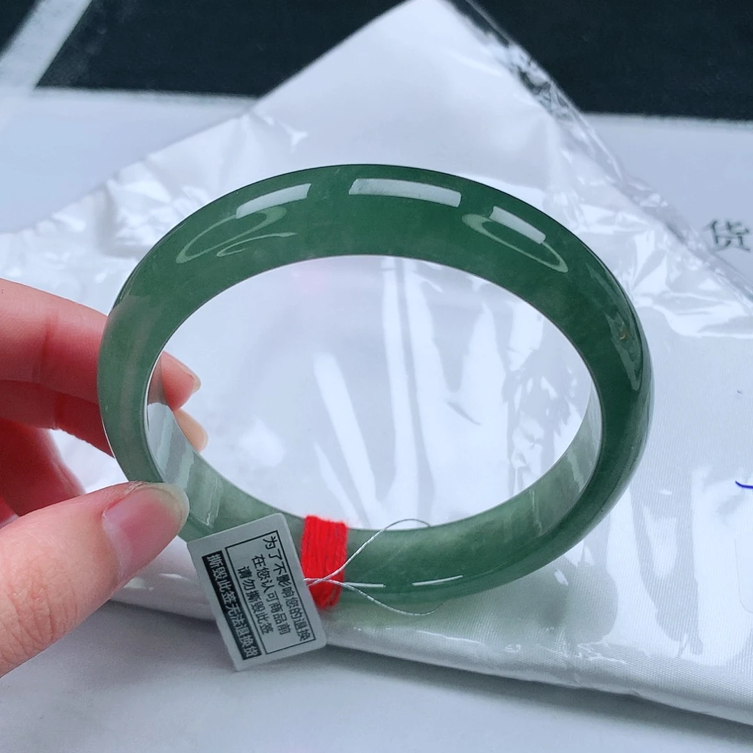 翡翠手镯未镶嵌62.5圈