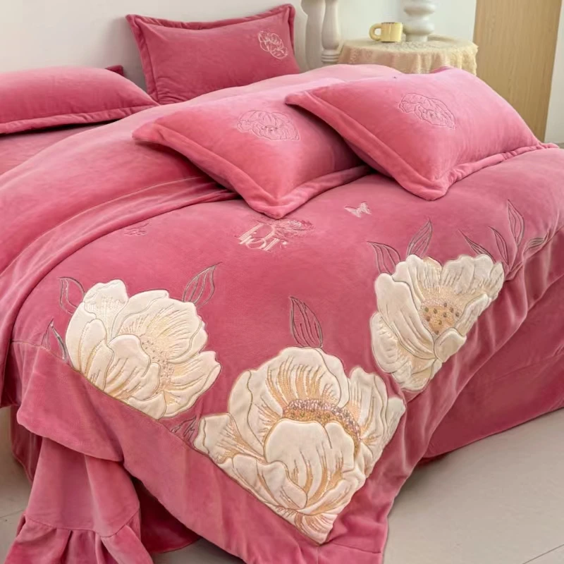 【朱丽叶】豆沙贴布绣花加厚牛奶绒四件套绒被套柔软加绒被罩床单