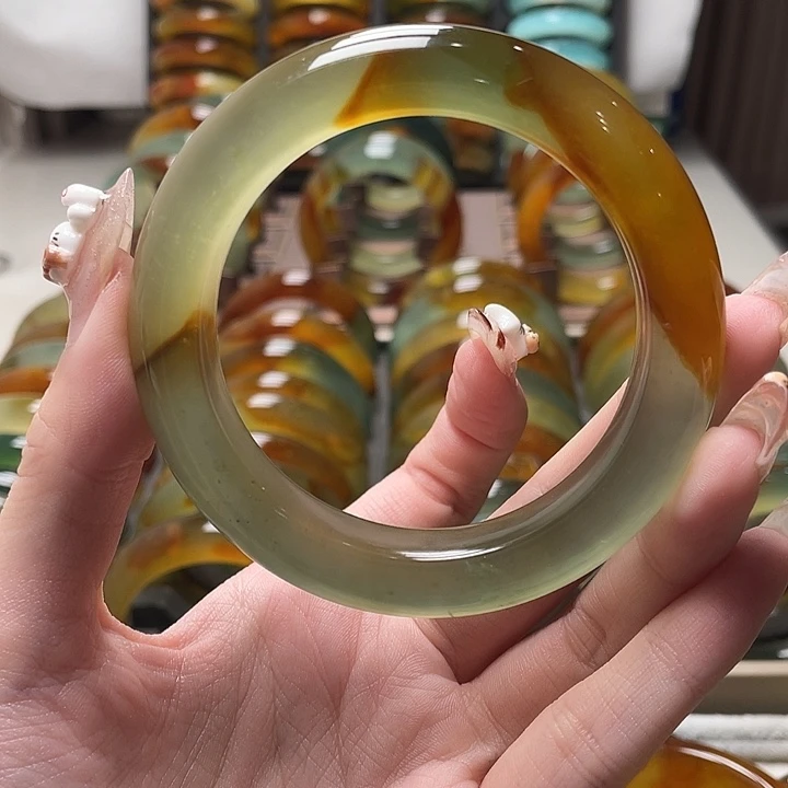 飞***天蛇纹石玉未镶嵌手镯