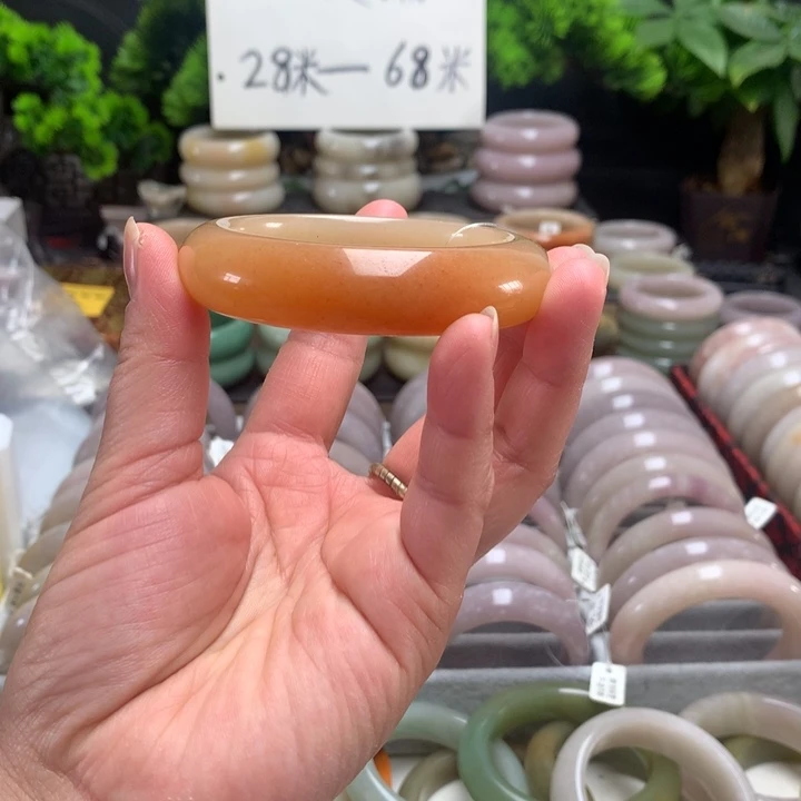 石英质玉（佘太翠）未镶嵌手镯54