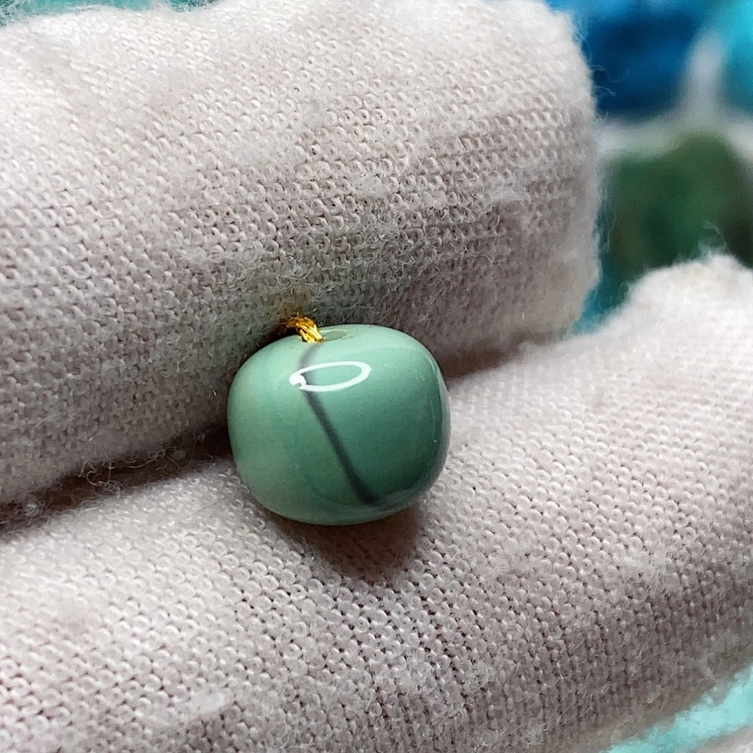 绿松石未镶嵌天然原矿 地大质检8.5mm