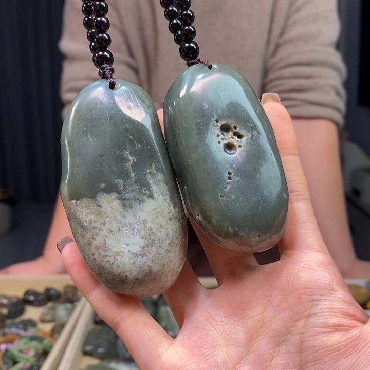 岫岩河磨玉（透闪石质玉）颈饰未镶嵌