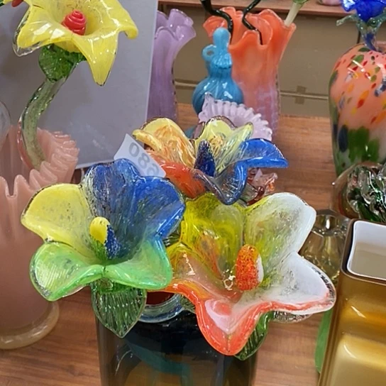 琉璃花瓶高45厘米宽9厘米