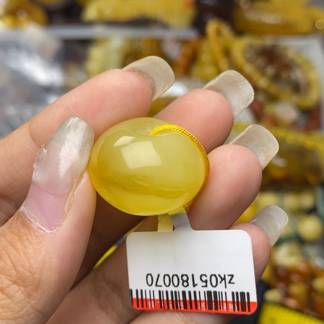 未镶嵌琥珀珠宝奇石