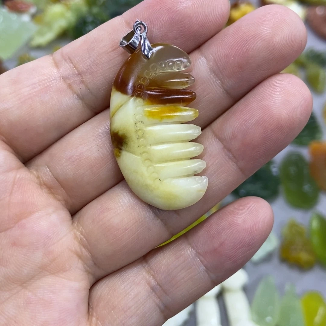 未镶嵌蛇纹石玉挂件