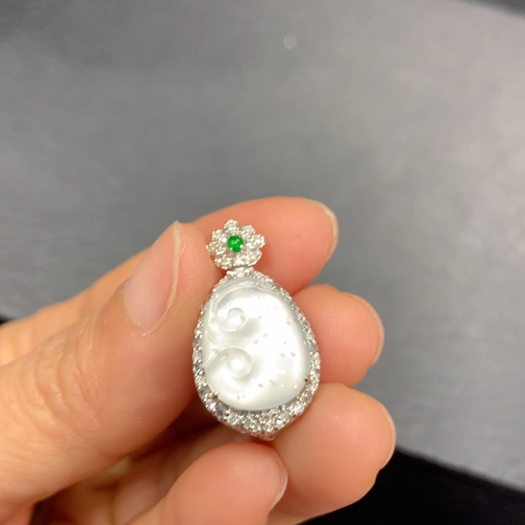 翡翠18K金镶嵌吊坠(不含链)