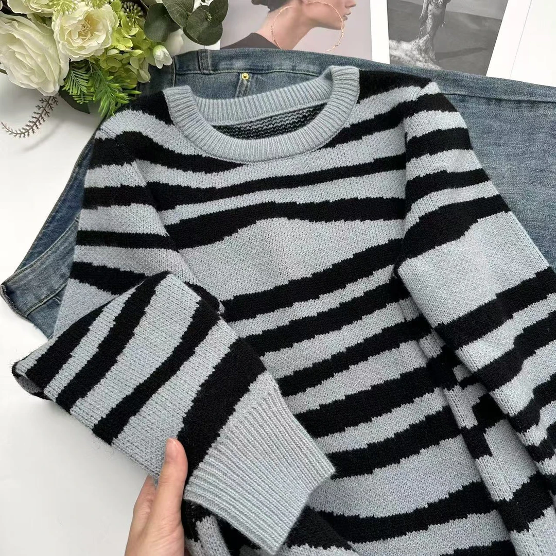 飞飞家 冬款慵懒风不规则条纹圆领针织衫Y5459蓝条