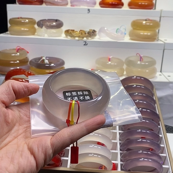 又****玛瑙/玉髓未镶嵌手镯天然纹理龙纹