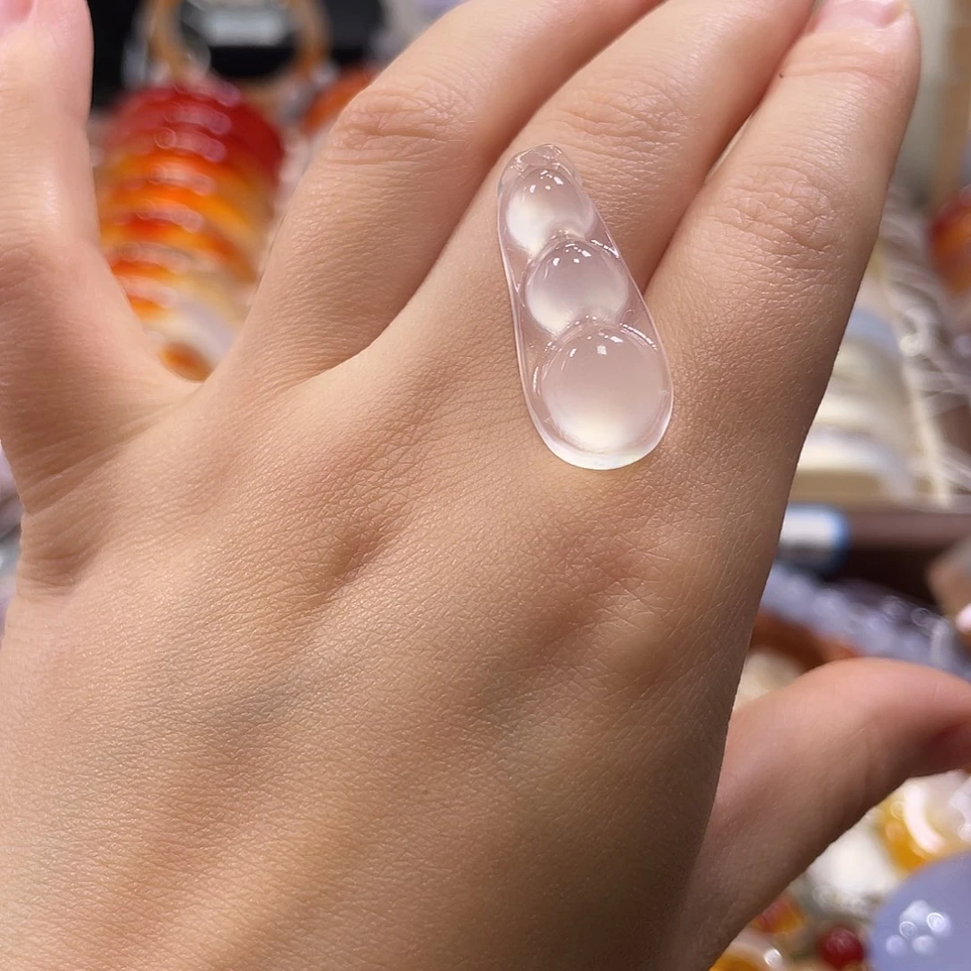 *****玛瑙/玉髓未镶嵌福豆不同角度不同光线下色不同