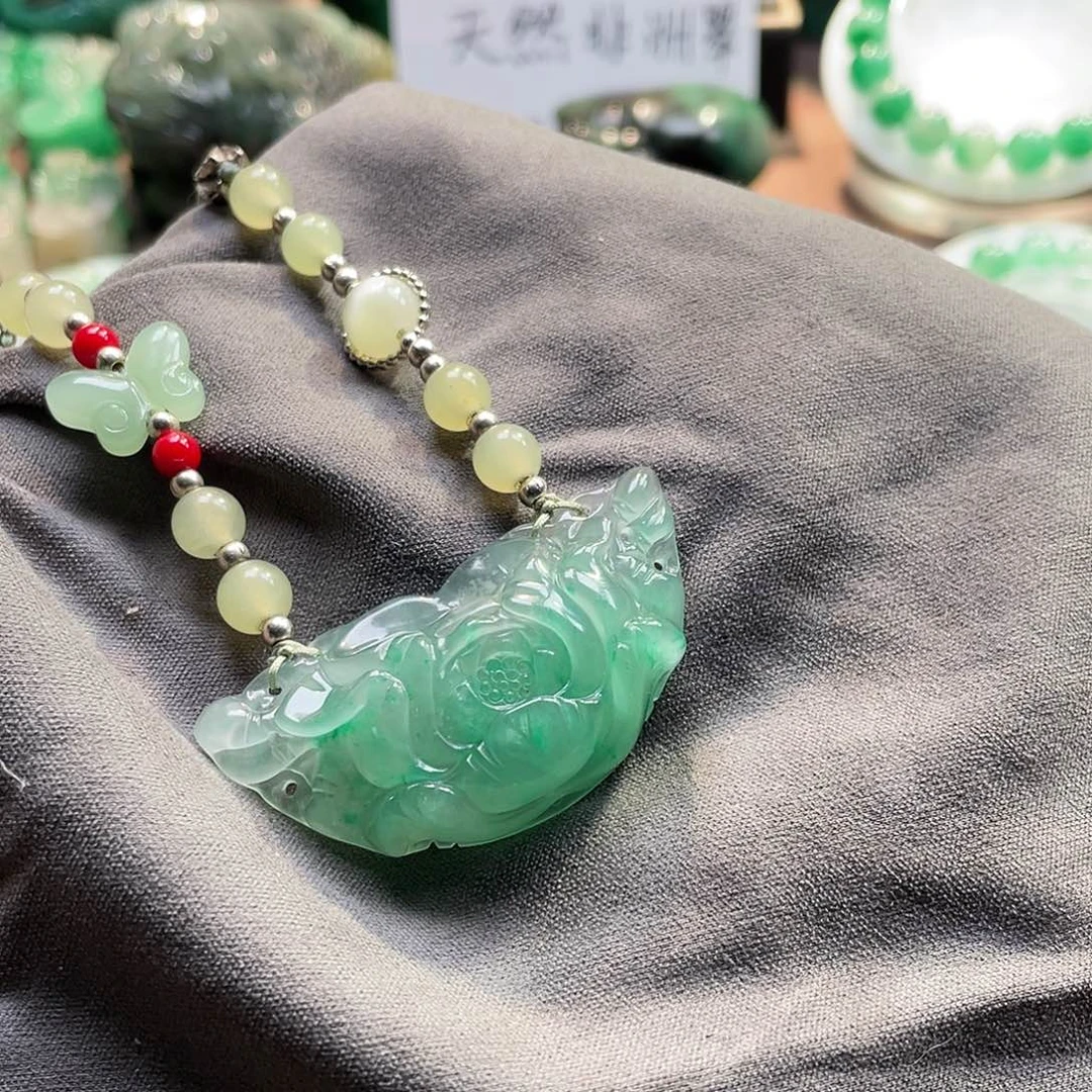 石英质玉未镶嵌吊坠