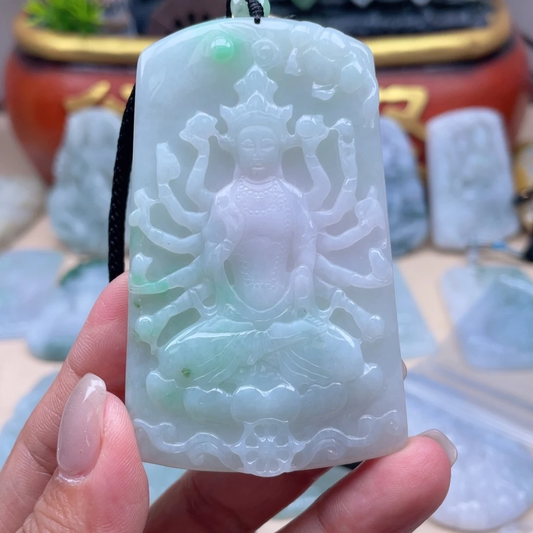 心***颈饰未镶嵌翡翠千手