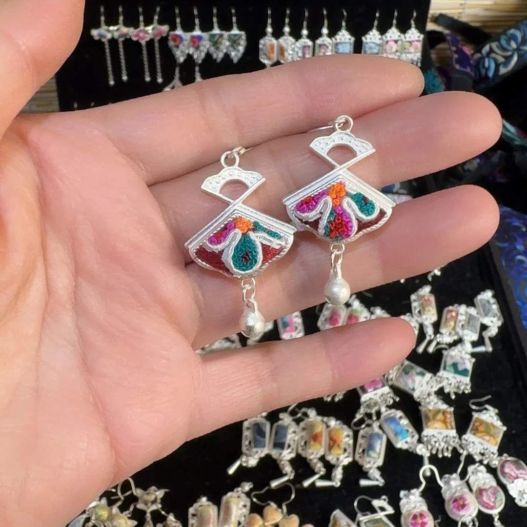 织绣民族风刺绣耳环