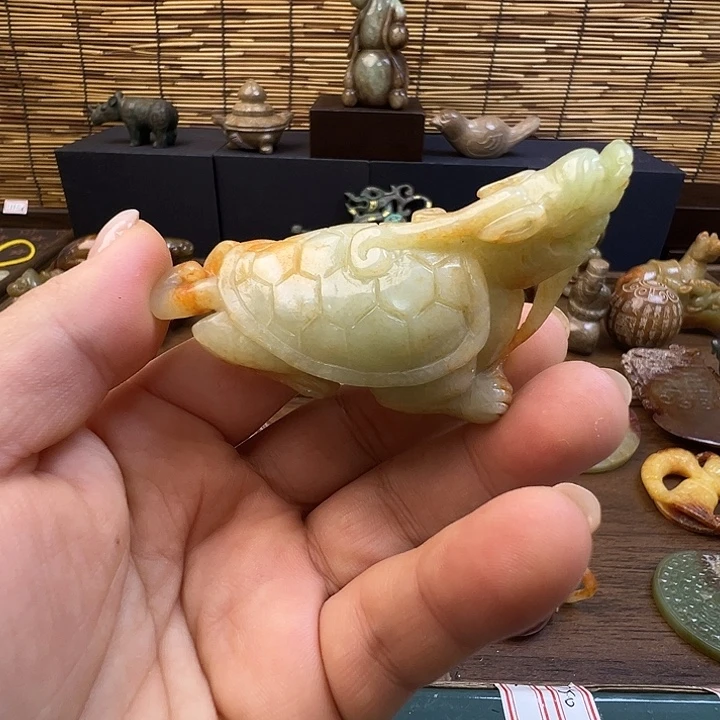 颈饰未镶嵌和田玉（糖玉）