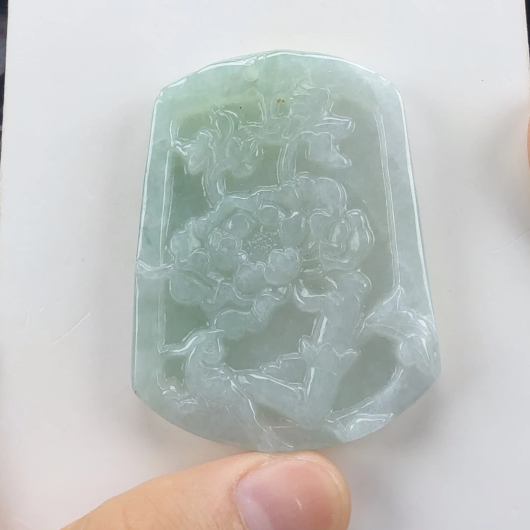 翡翠挂件未镶嵌翡翠