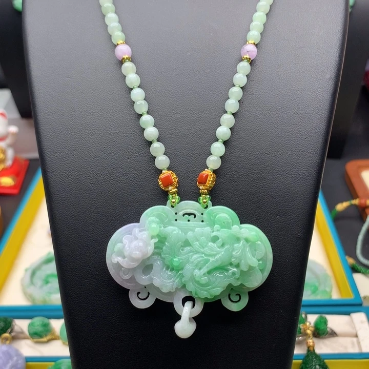 翡翠未镶嵌颈饰翡翠凤凰