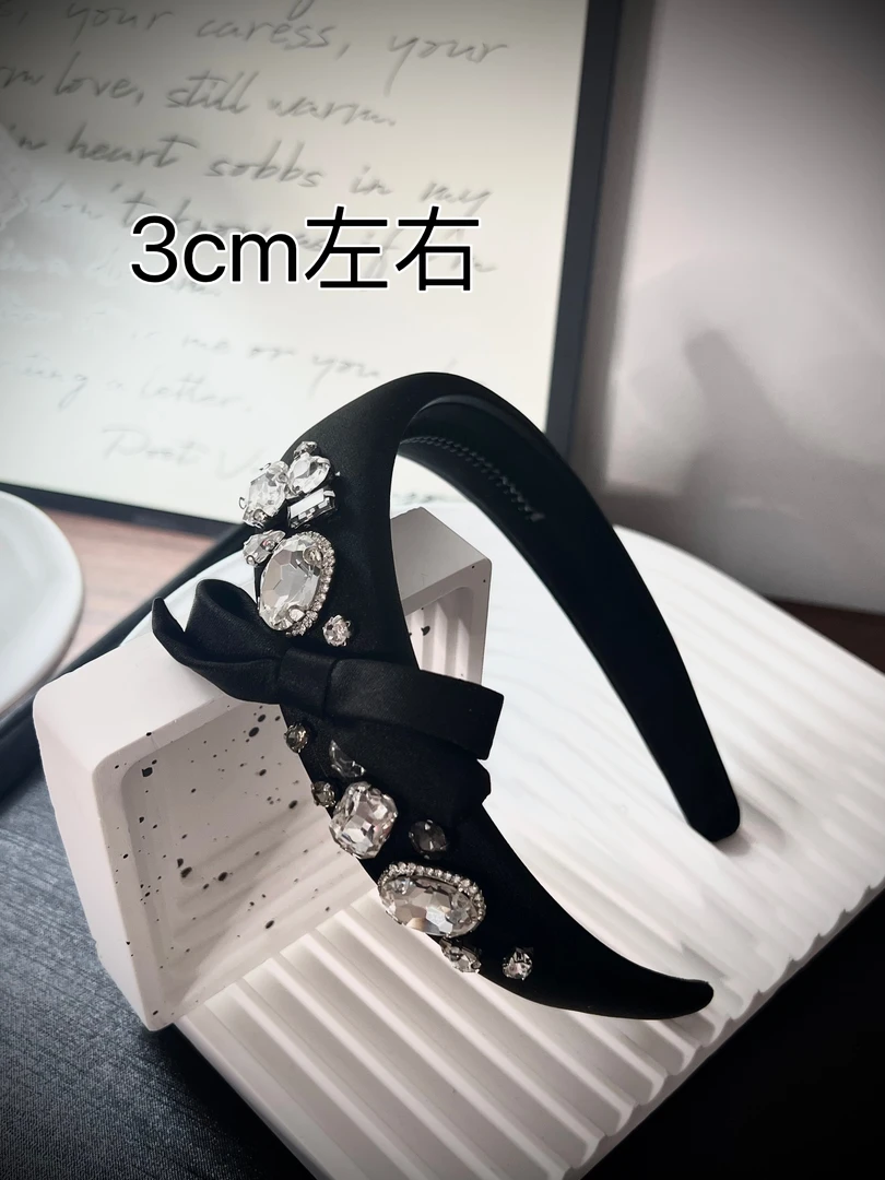 杨大姐推荐《皇室丽影》韩国新品黑色蝴蝶结水钻轻奢重工头箍发饰