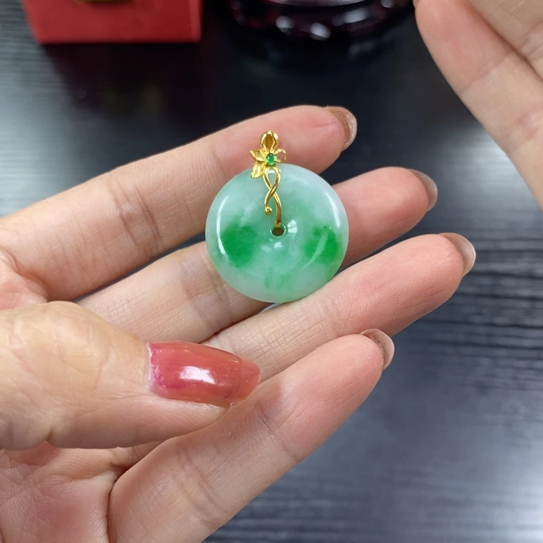 翡翠颈饰18K金镶嵌天然翡翠