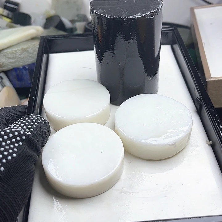 和田玉（糖玉）和田玉边角料9K金镶嵌鑫*