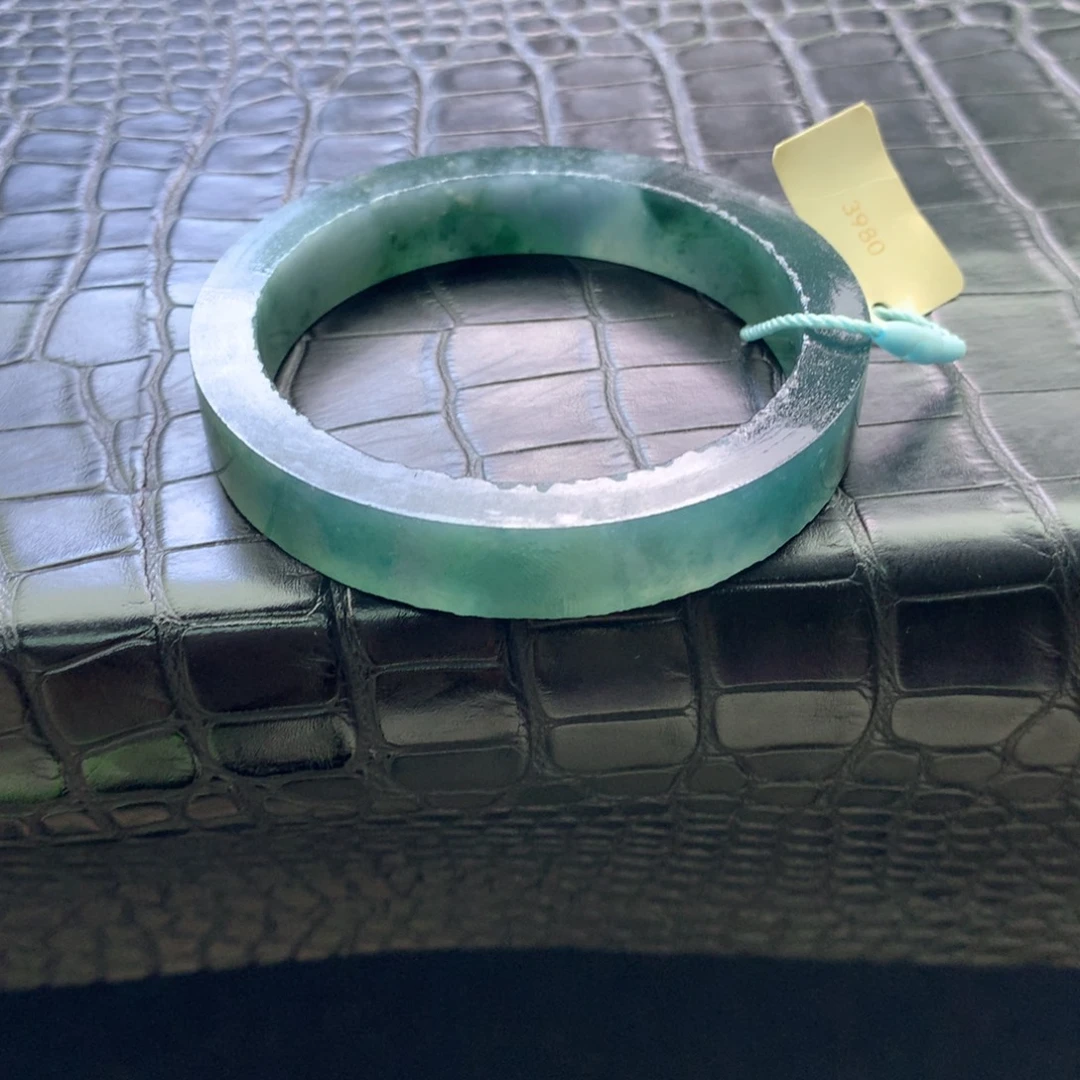 定制翡翠未镶嵌手镯