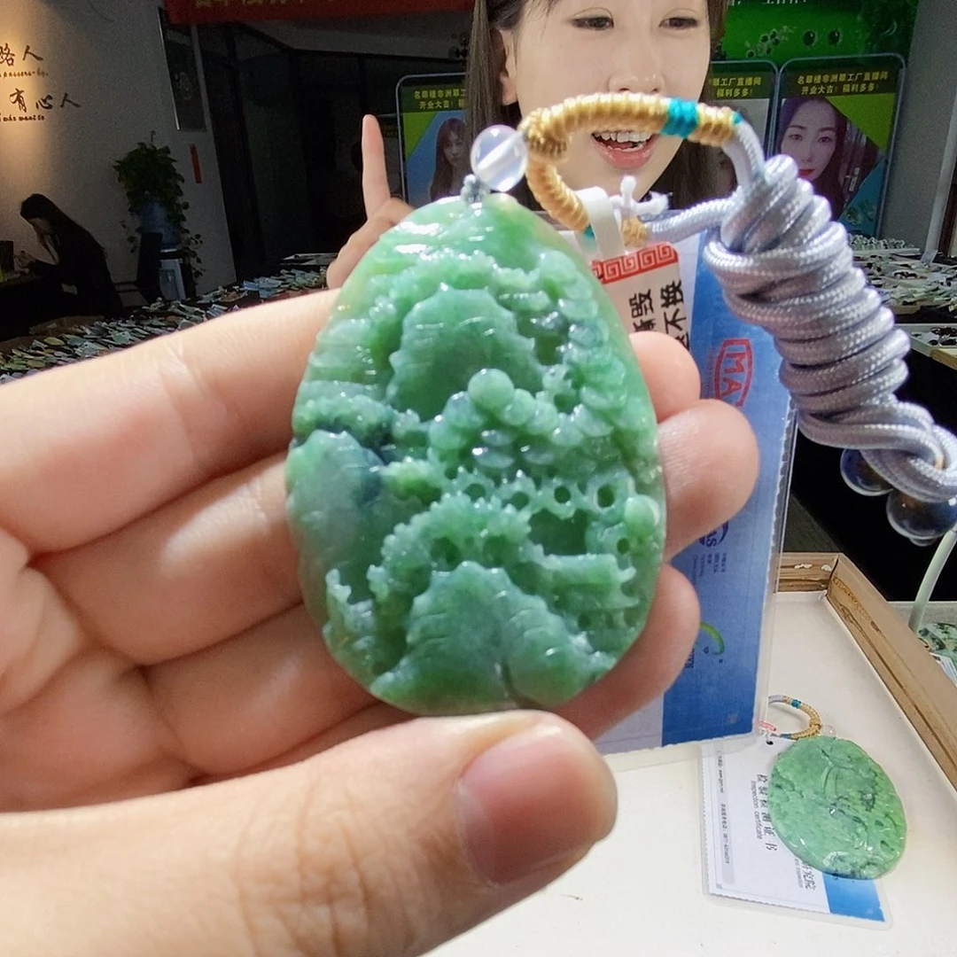 颈饰未镶嵌翡翠翡翠