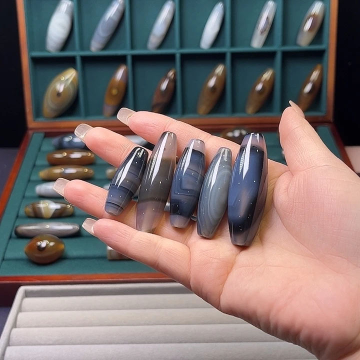 懒***o玛瑙/玉髓未镶嵌颈饰