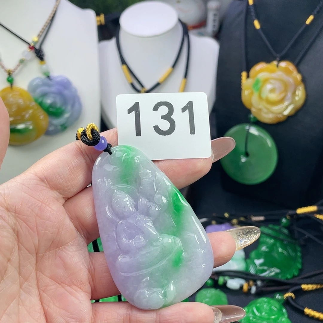 翡翠未镶嵌吊坠(赠链)