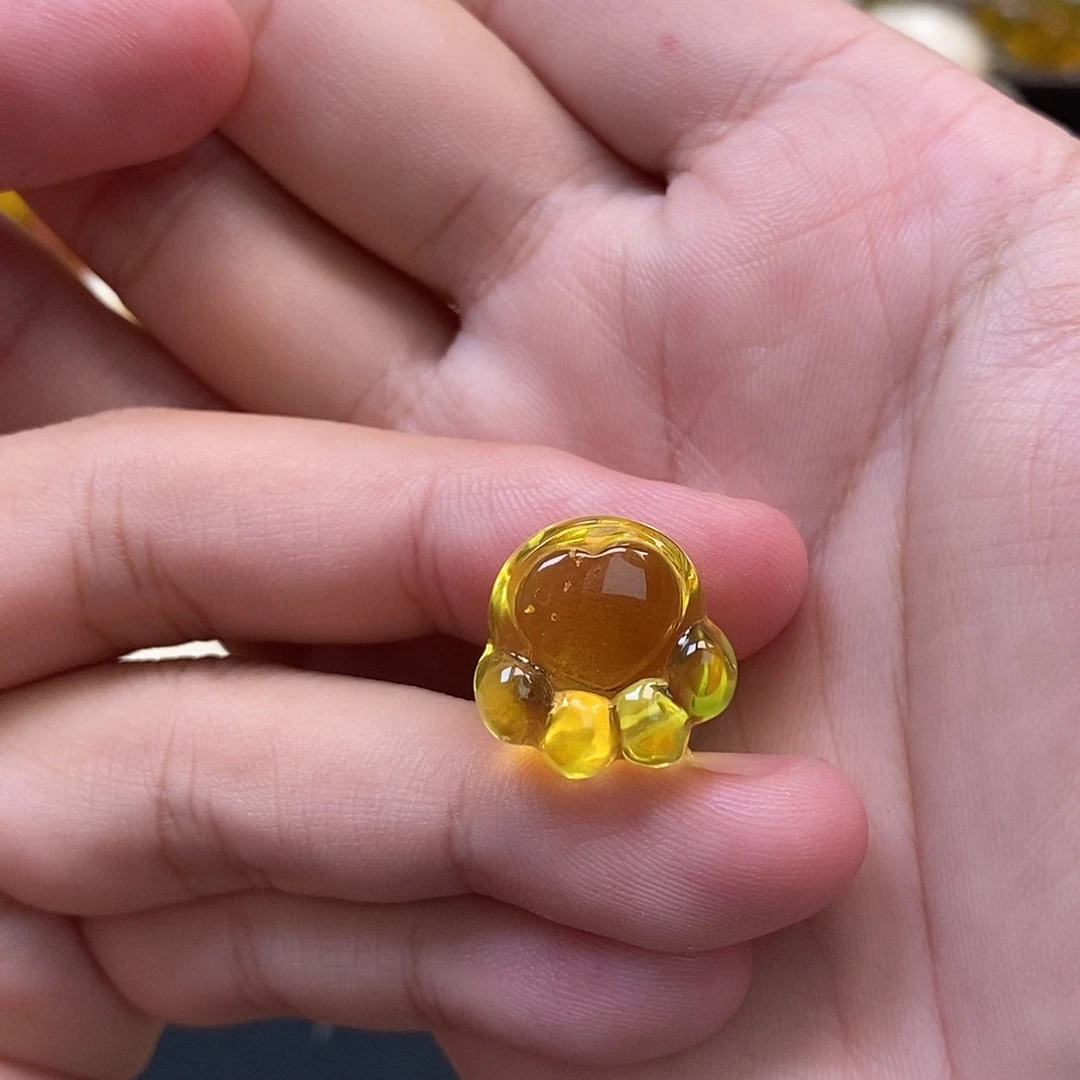 未镶嵌琥珀珠宝奇石