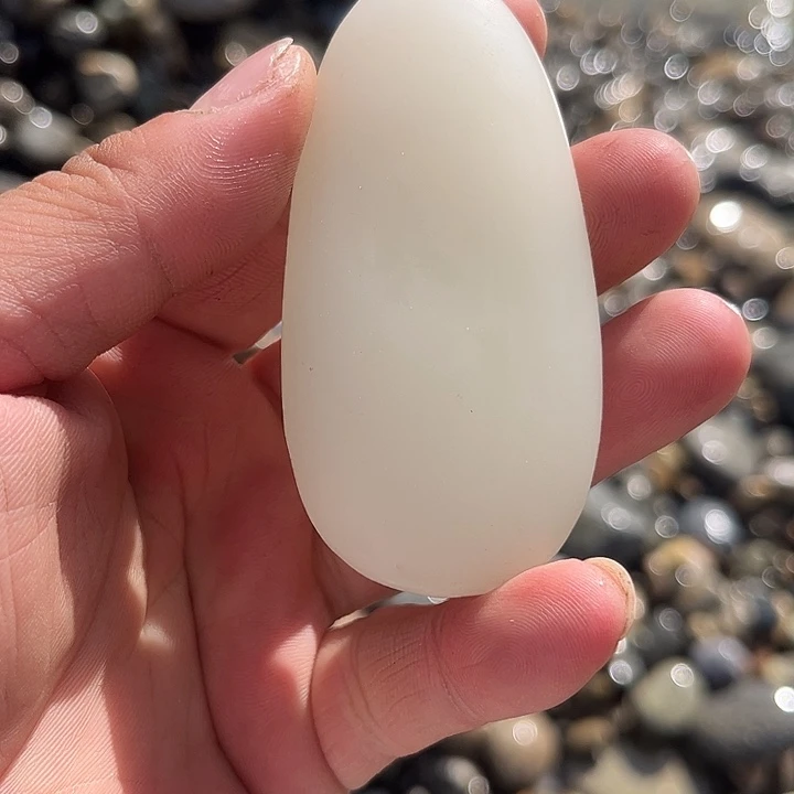 和田玉（糖玉）未镶嵌珠宝奇石