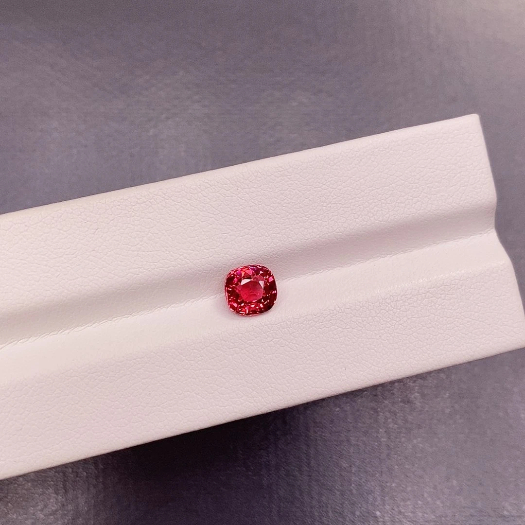 未镶嵌裸石碧玺1.37克拉