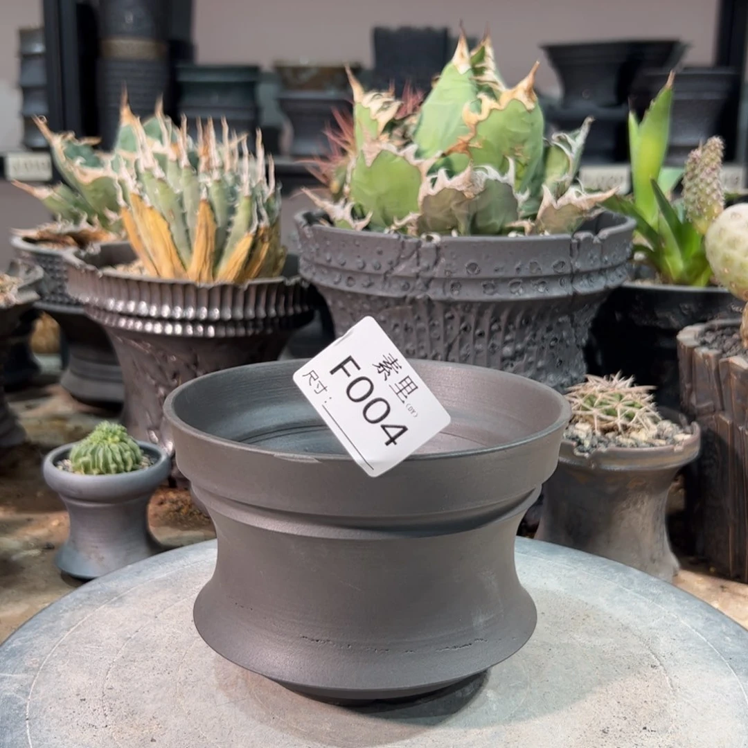 景德镇手工素里内面13.5高10瑕疵